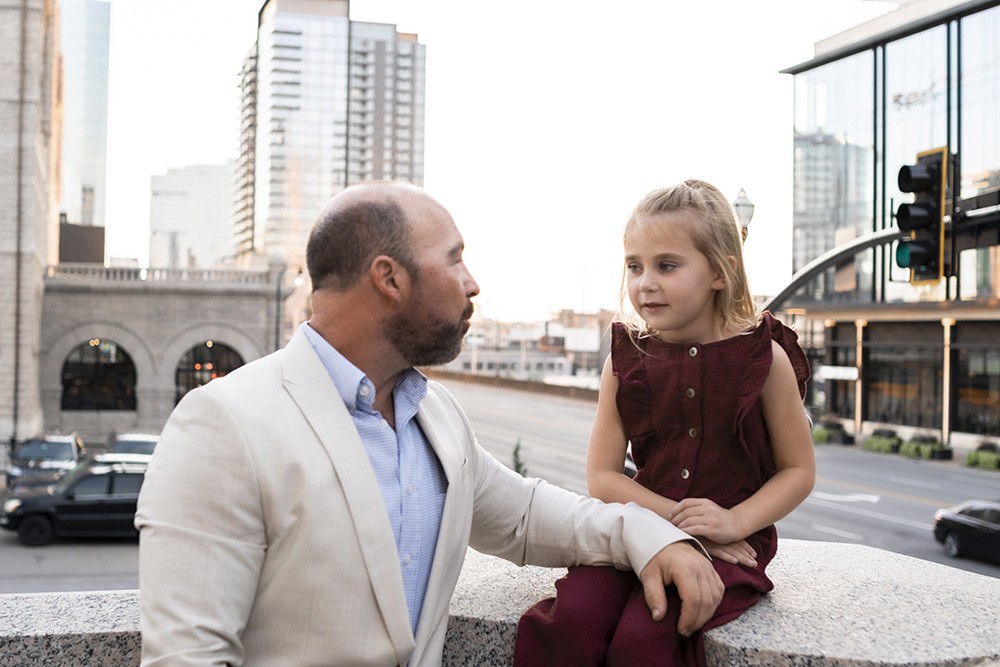 How to choose a location for Nashville family photo session.