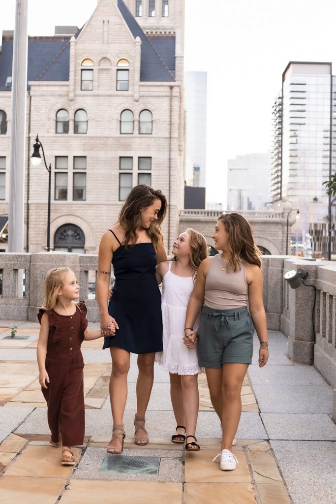 How to choose a location for Nashville family photo session.