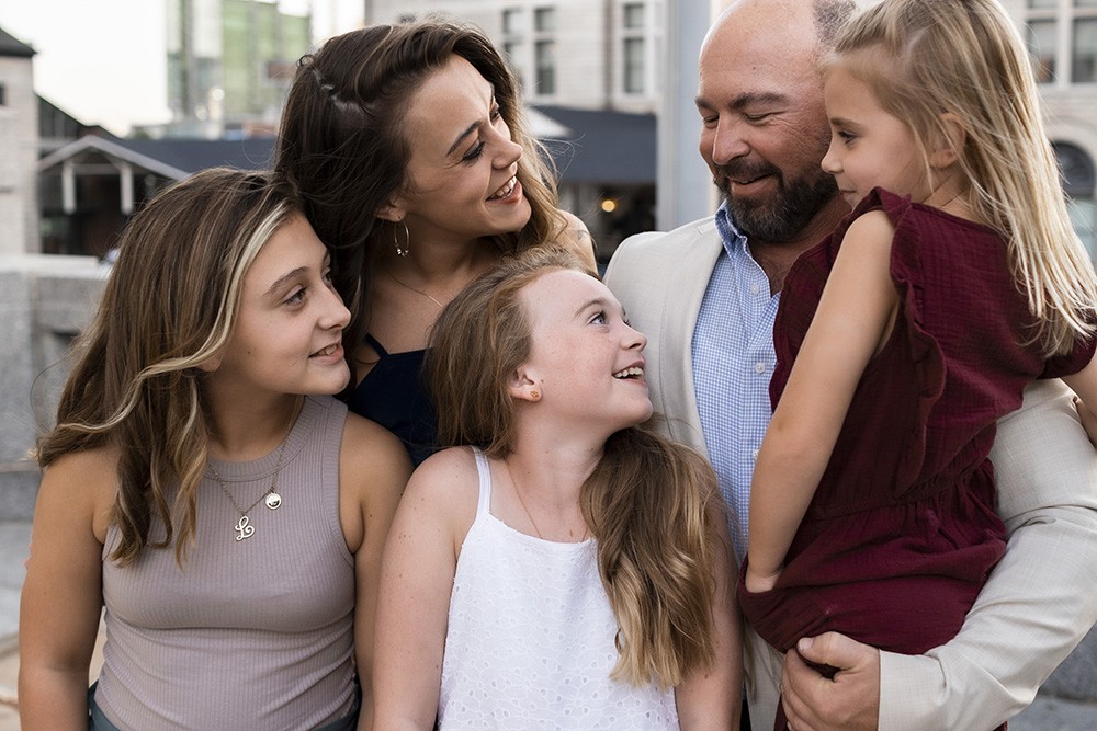 How to choose a location for Nashville family photo session.