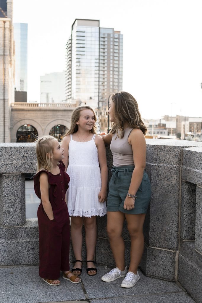 How to choose a location for Nashville family photo session.