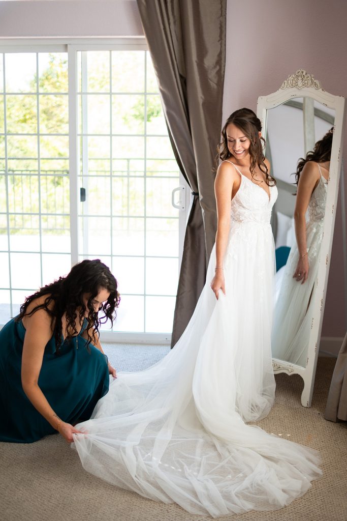 Nashville wedding photographer capturing a romantic portrait of the bride and groom in Nashville, TN.Nashville wedding photographer capturing the bride getting ready on her wedding day in Nashville, TN.