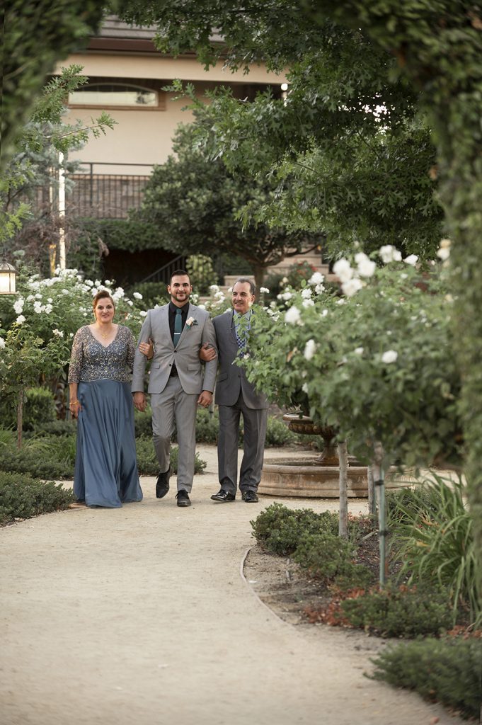 Nashville wedding photographer capturing a romantic portrait of the bride and groom in Nashville, TN. Nashville wedding photographer documenting an elegant wedding ceremony at a Nashville venue. 