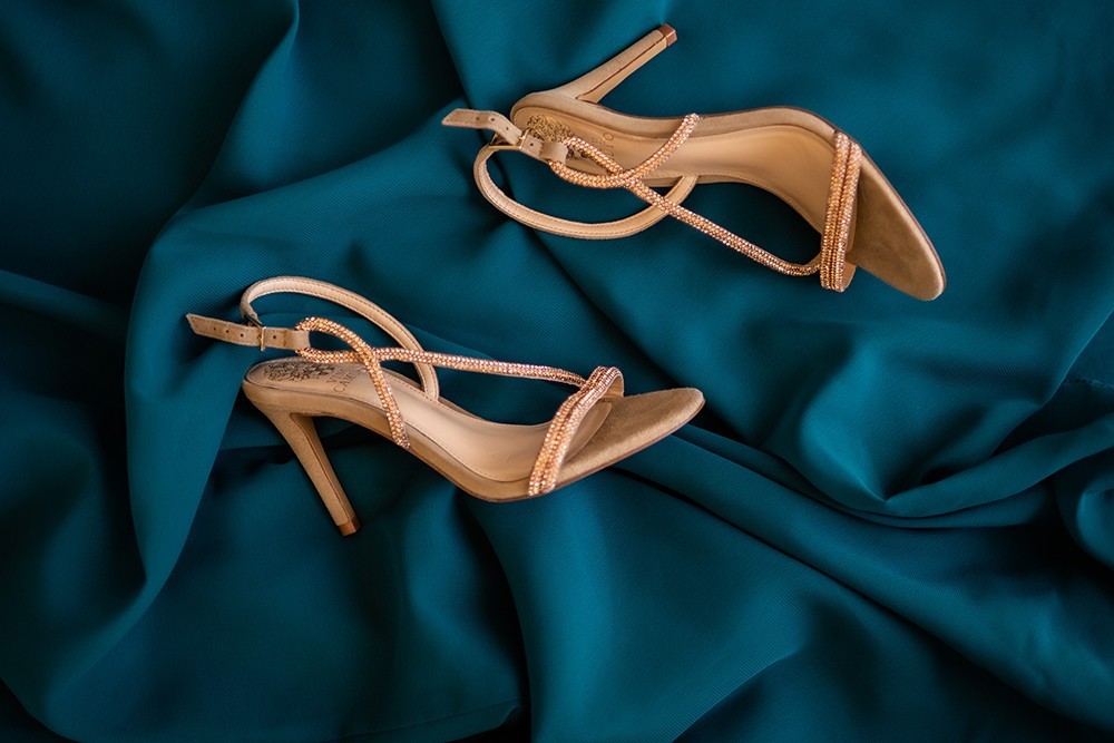 Nashville wedding photographer capturing a romantic portrait of the bride and groom in Nashville, TN.Nashville wedding photographer capturing the bride getting ready on her wedding day in Nashville, TN.