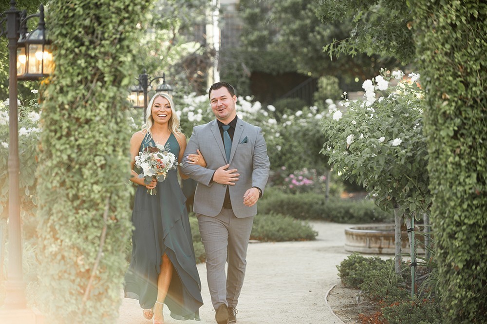 Nashville wedding photographer capturing a romantic portrait of the bride and groom in Nashville, TN. Nashville wedding photographer documenting an elegant wedding ceremony at a Nashville venue. 