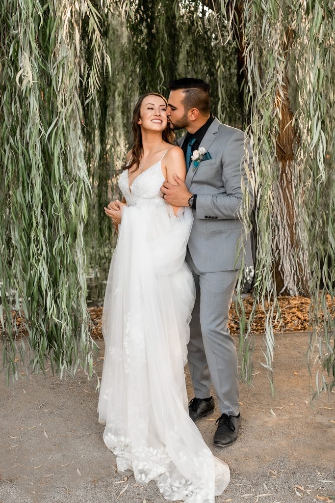 Nashville wedding photographer capturing a romantic portrait of the bride and groom in Nashville, TN.Nashville wedding photographer capturing a stunning outdoor wedding portrait in Nashville, TN.