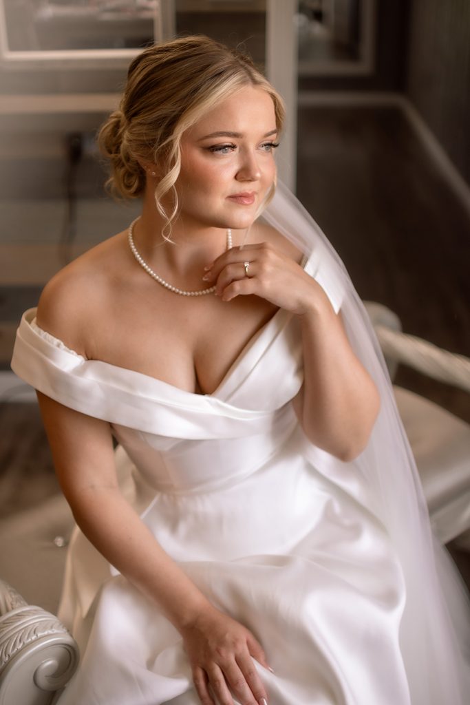 Nashville wedding photographer, experienced Nashville wedding photographer providing high-quality, artistic wedding photography services in Nashville,TN. Best wedding photographer in Nashville. Hidden Creel Farms. Nashville bride. Luxury wedding in Nashville. google.