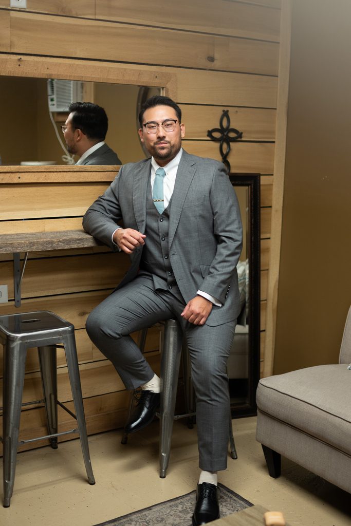 Nashville wedding photographer, experienced Nashville wedding photographer providing high-quality, artistic wedding photography services in Nashville,TN. Best wedding photographer in Nashville. Hidden Creel Farms. Nashville bride. Luxury wedding in Nashville. wedding groom. ready for wedding. google.