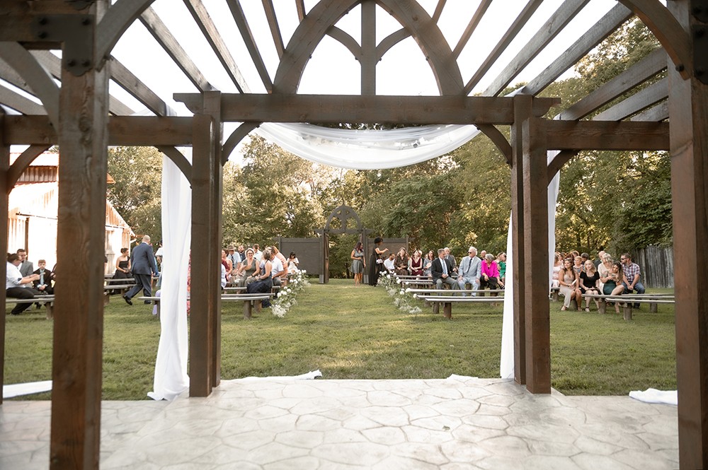 Nashville wedding photographer, experienced Nashville wedding photographer providing high-quality, artistic wedding photography services in Nashville,TN. Best wedding photographer in Nashville. Hidden Creel Farms. Nashville bride. Luxury wedding in Nashville. outdoor wedding. wedding beautiful. outdoor wedding ceremony.