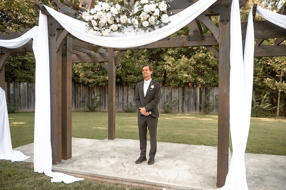 Nashville wedding photographer, experienced Nashville wedding photographer providing high-quality, artistic wedding photography services in Nashville,TN. Best wedding photographer in Nashville. Hidden Creel Farms. Nashville bride. Luxury wedding in Nashville. pastor. beautiful outdoor wedding. google.