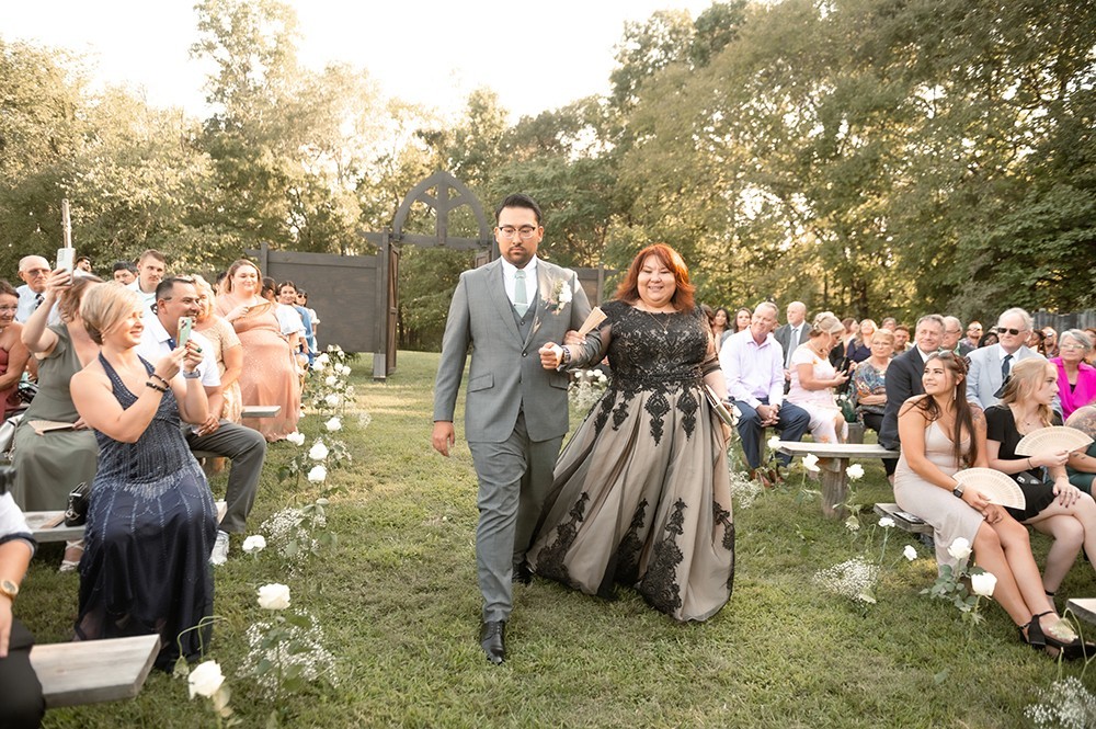 Nashville wedding photographer, experienced Nashville wedding photographer providing high-quality, artistic wedding photography services in Nashville,TN. Best wedding photographer in Nashville. Hidden Creel Farms. Nashville bride. Luxury wedding in Nashville. wedding walk. outdoor wedding. wedding ceremony.