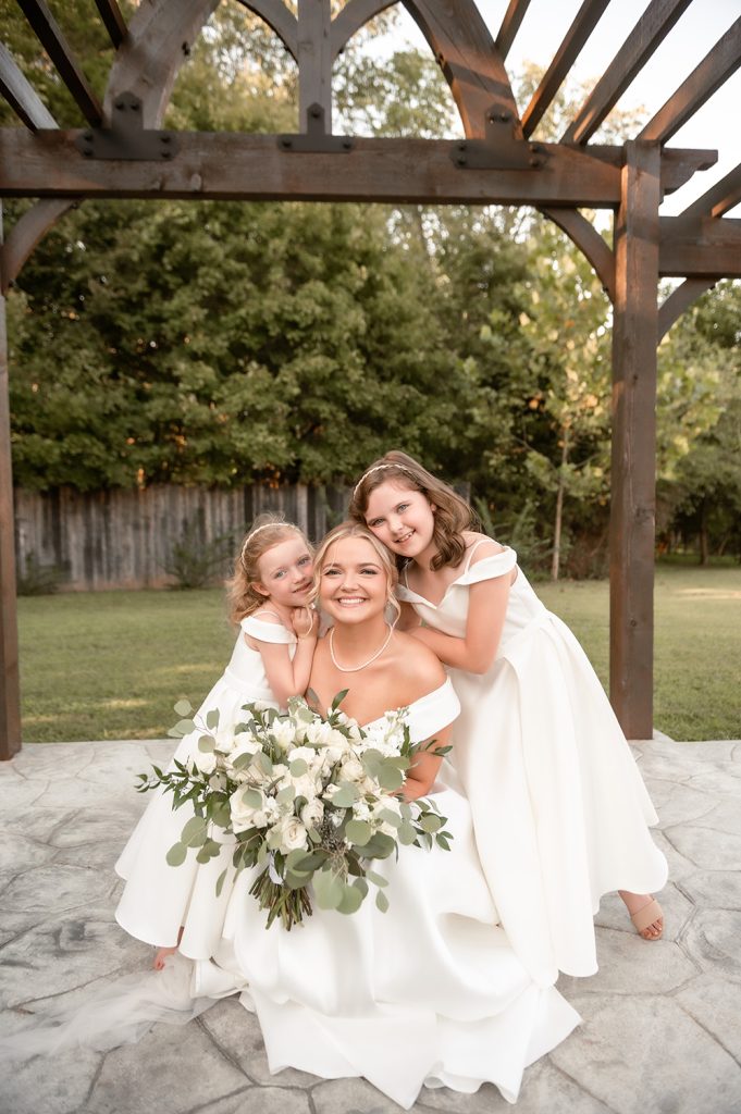 Nashville wedding photographer, experienced Nashville wedding photographer providing high-quality, artistic wedding photography services in Nashville,TN. Best wedding photographer in Nashville. Hidden Creel Farms. Nashville bride. Luxury wedding in Nashville. 