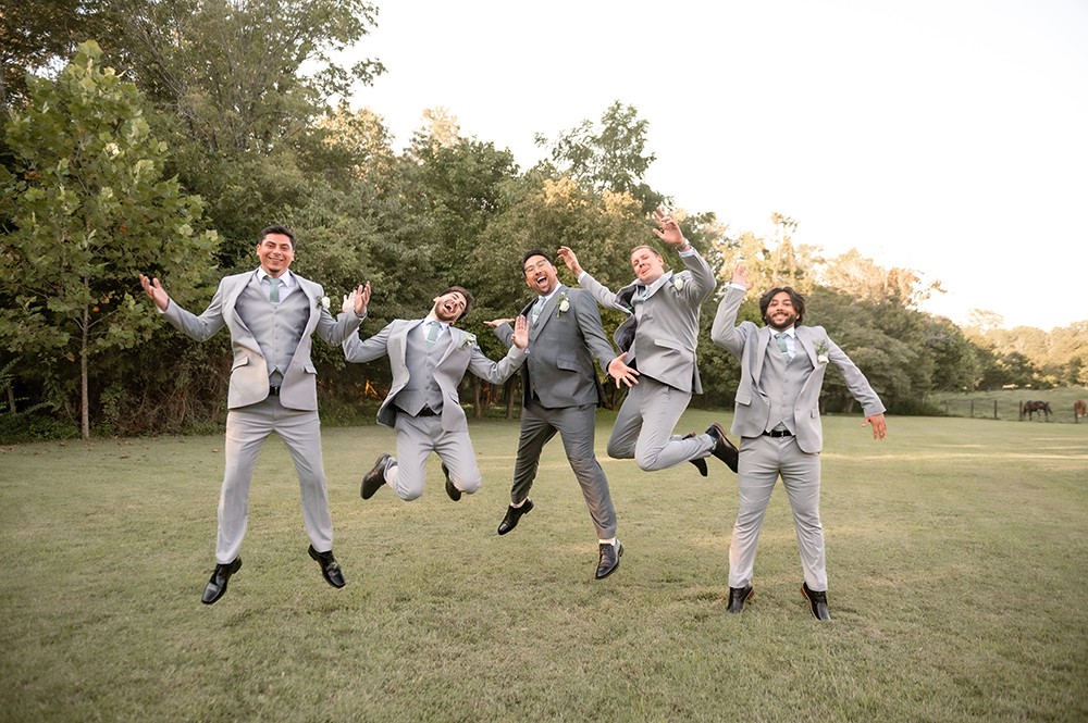 Nashville wedding photographer, experienced Nashville wedding photographer providing high-quality, artistic wedding photography services in Nashville,TN. Best wedding photographer in Nashville. Hidden Creel Farms. Nashville bride. Luxury wedding in Nashville. 