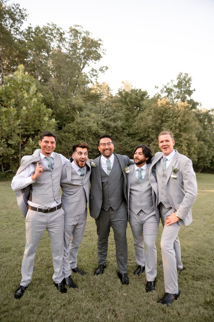 Nashville wedding photographer, experienced Nashville wedding photographer providing high-quality, artistic wedding photography services in Nashville,TN. Best wedding photographer in Nashville. Hidden Creel Farms. Nashville bride. Luxury wedding in Nashville. 