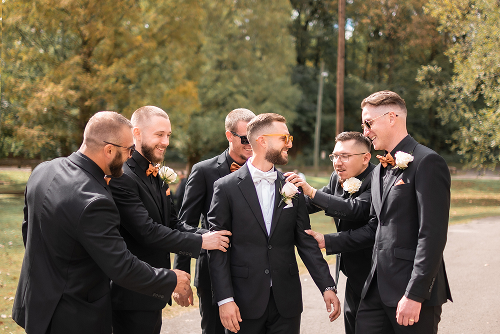 Nashville wedding photographerNashville wedding photographer. Elopement in Shelby Park, Nashville. Nashville Fall Elopement. Wedding Ceremony in Shelby Park.