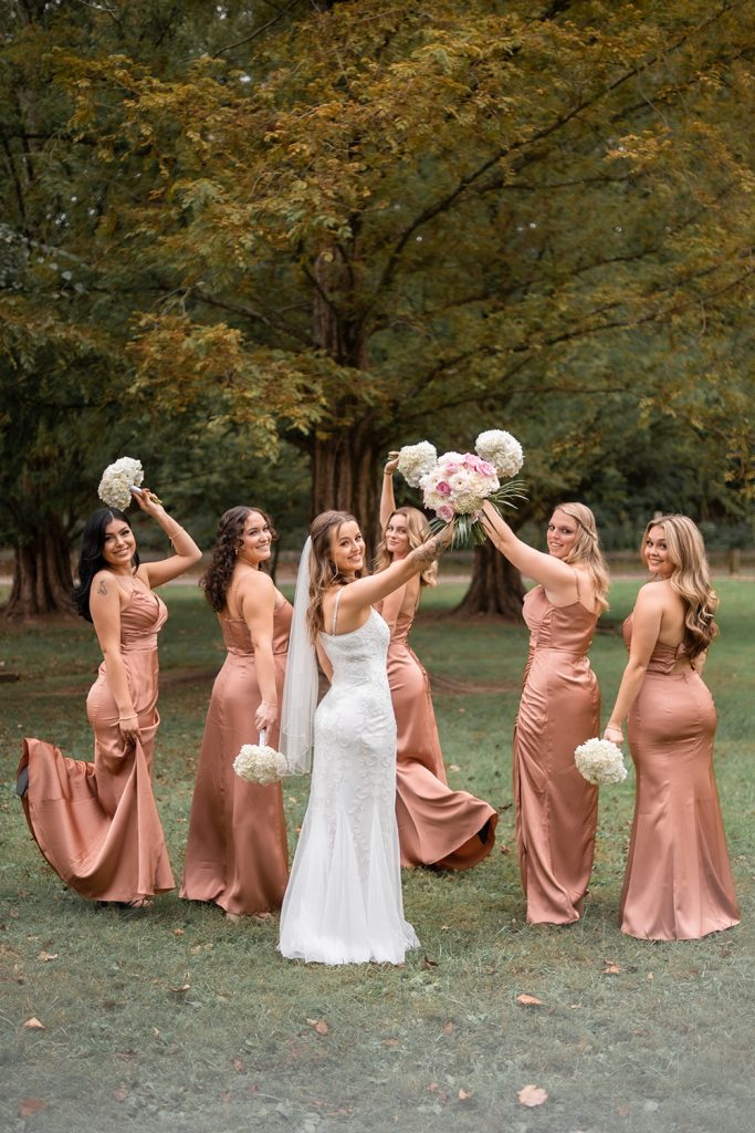 Nashville wedding photographerNashville wedding photographer. Elopement in Shelby Park, Nashville. Nashville Fall Elopement. Wedding Ceremony in Shelby Park.