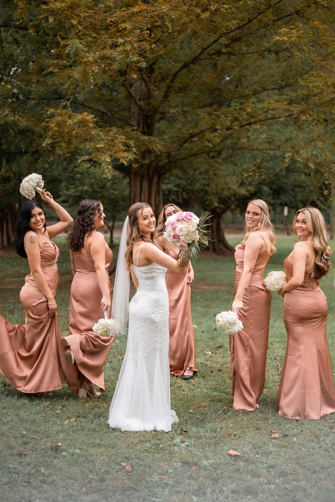 Nashville wedding photographerNashville wedding photographer. Elopement in Shelby Park, Nashville. Nashville Fall Elopement. Wedding Ceremony in Shelby Park.