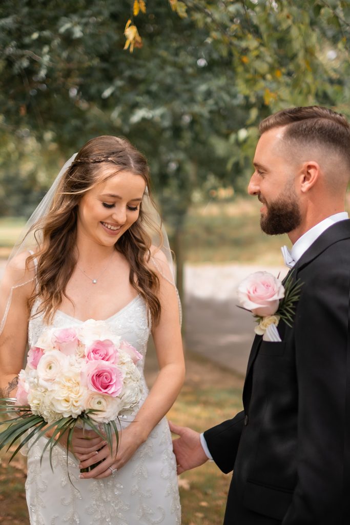 Nashville wedding photographerNashville wedding photographer. Elopement in Shelby Park, Nashville. Nashville Fall Elopement. Wedding Ceremony in Shelby Park.