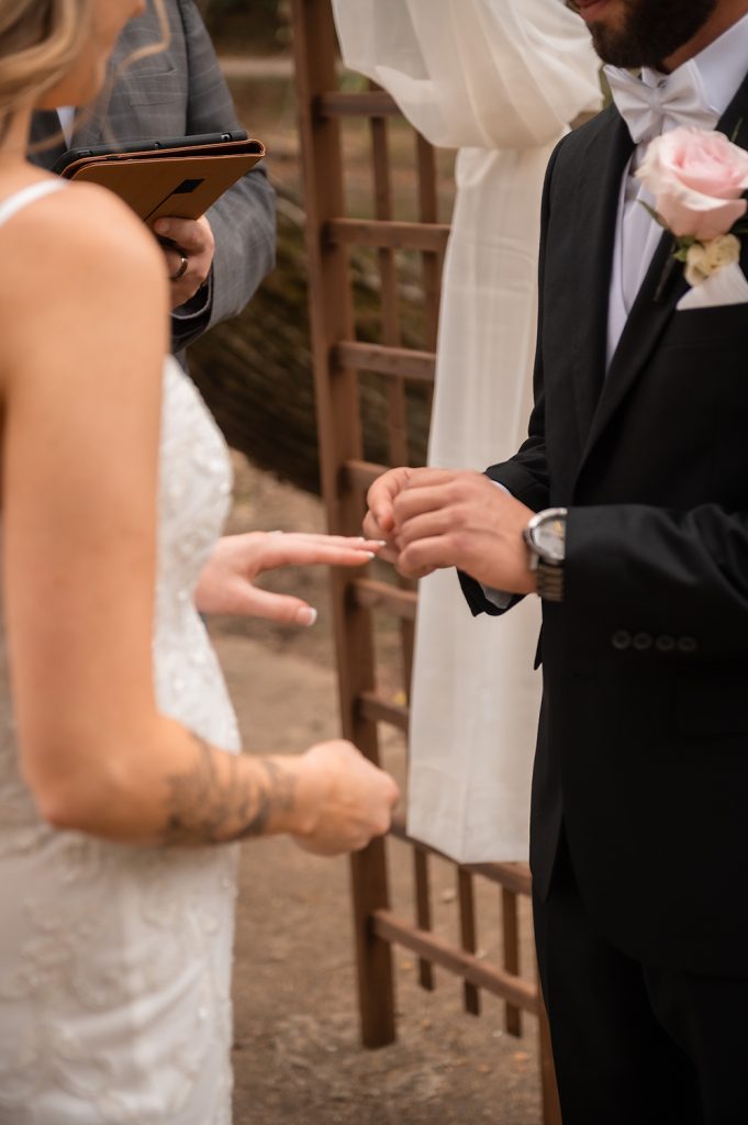 Nashville wedding photographerNashville wedding photographer. Elopement in Shelby Park, Nashville. Nashville Fall Elopement. Wedding Ceremony in Shelby Park.