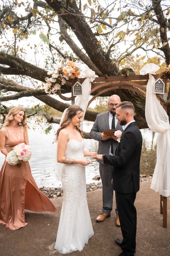 Nashville wedding photographerNashville wedding photographer. Elopement in Shelby Park, Nashville. Nashville Fall Elopement. Wedding Ceremony in Shelby Park.