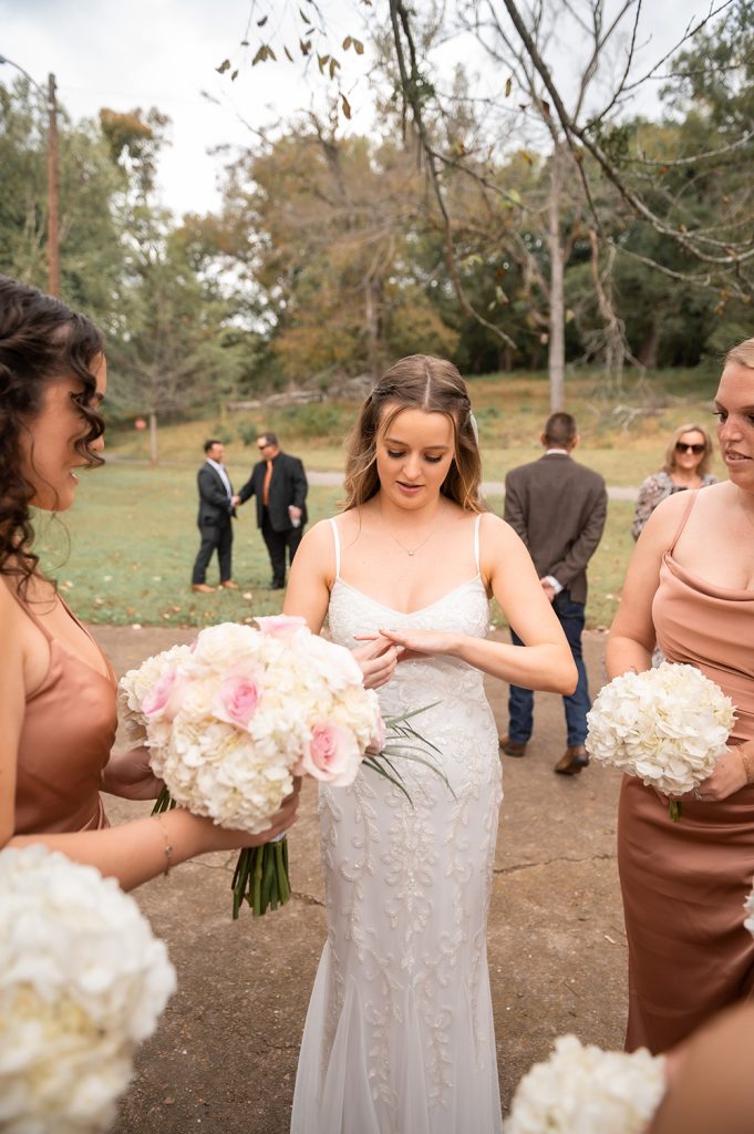 Nashville wedding photographerNashville wedding photographer. Elopement in Shelby Park, Nashville. Nashville Fall Elopement. Wedding Ceremony in Shelby Park.
