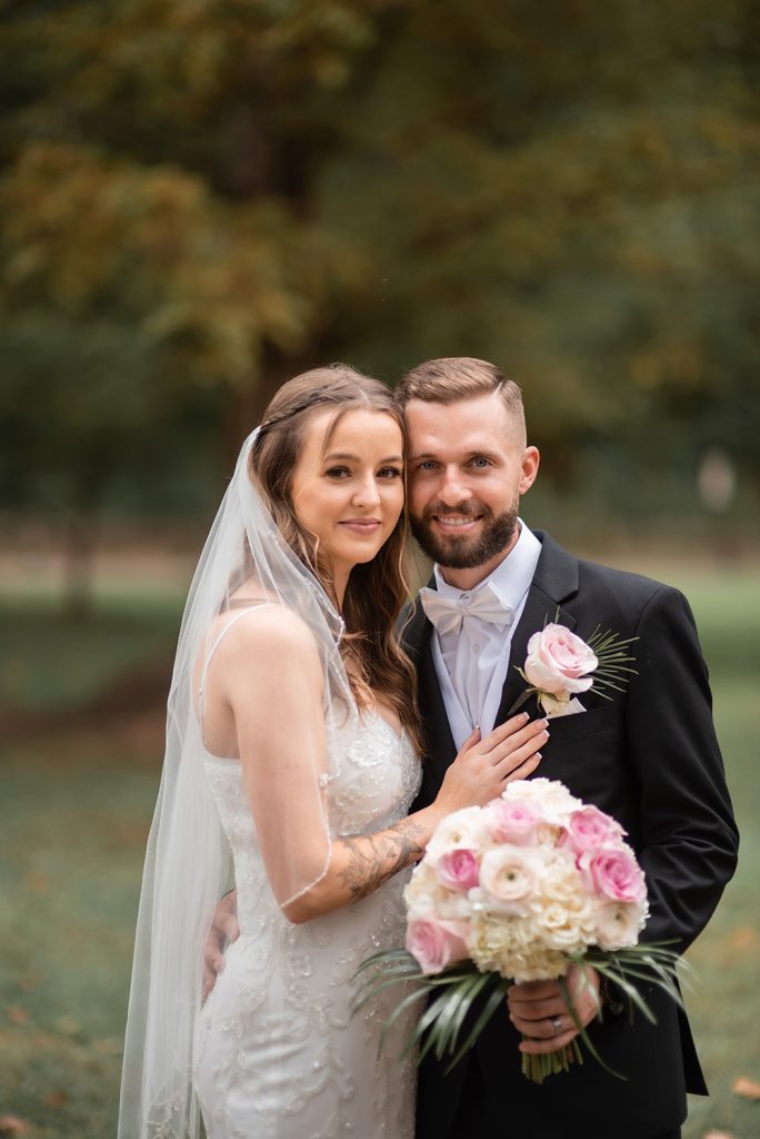 Nashville wedding photographerNashville wedding photographer. Elopement in Shelby Park, Nashville. Nashville Fall Elopement. Wedding Ceremony in Shelby Park.