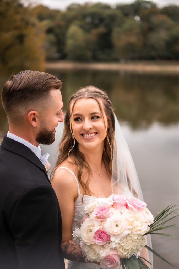 Nashville wedding photographerNashville wedding photographer. Elopement in Shelby Park, Nashville. Nashville Fall Elopement. Wedding Ceremony in Shelby Park.
