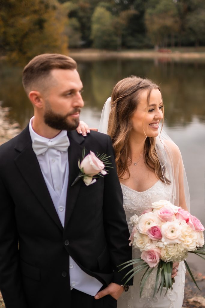 Nashville wedding photographerNashville wedding photographer. Elopement in Shelby Park, Nashville. Nashville Fall Elopement. Wedding Ceremony in Shelby Park.