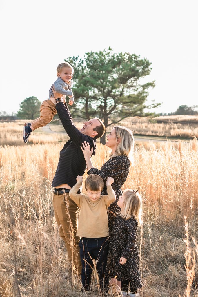Season family session . By Nashville photographer.