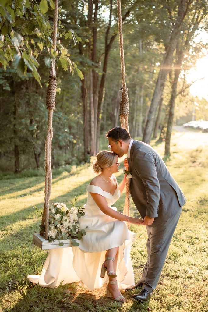 Nashville wedding photographer, experienced Nashville wedding photographer providing high-quality, artistic wedding photography services in Nashville,TN. Best wedding photographer in Nashville. Hidden Creel Farms. Nashville bride. Luxury wedding in Nashville. 