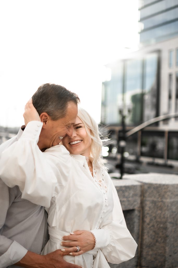  Nashville family photographer capturing candid family moments in a natural setting in Nashville, TN.