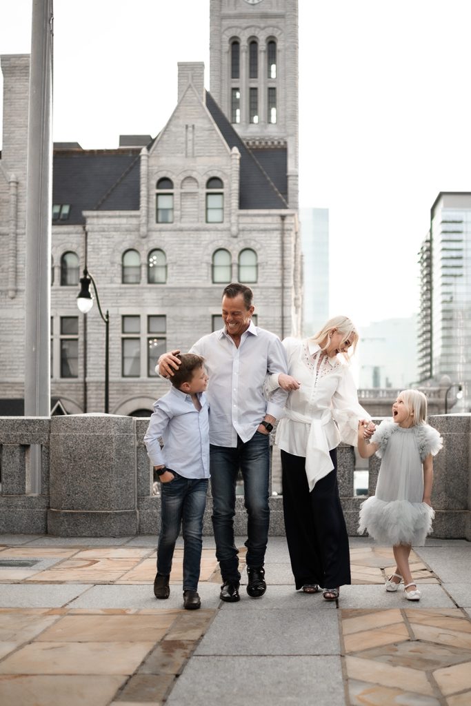 Nashville Family Photographer showcasing a stylish family photoshoot in Downtown Nashville,TN
