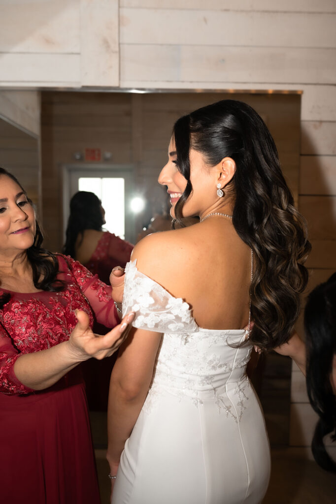 Sweet Micro Wedding at The White Dove Barn | Nashville Wedding Photographer.
