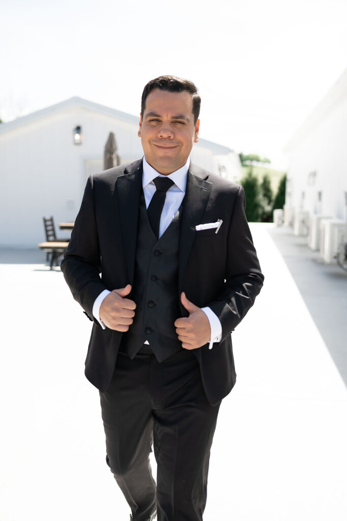 Sweet Micro Wedding at The White Dove Barn | Nashville Wedding Photographer.